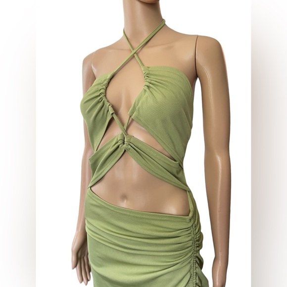 Zaful Green Sexy Sultry Strappy Cutout Beach Vacation Club Ribbed Halter Dress - Picture 2 of 8